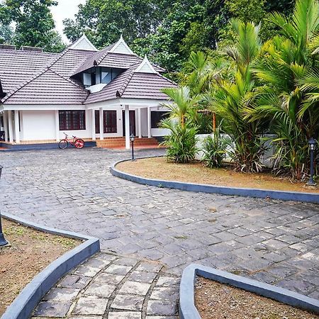 Thanal Premium Villa By - A Place To Call Your Home Muvattupuzha エクステリア 写真